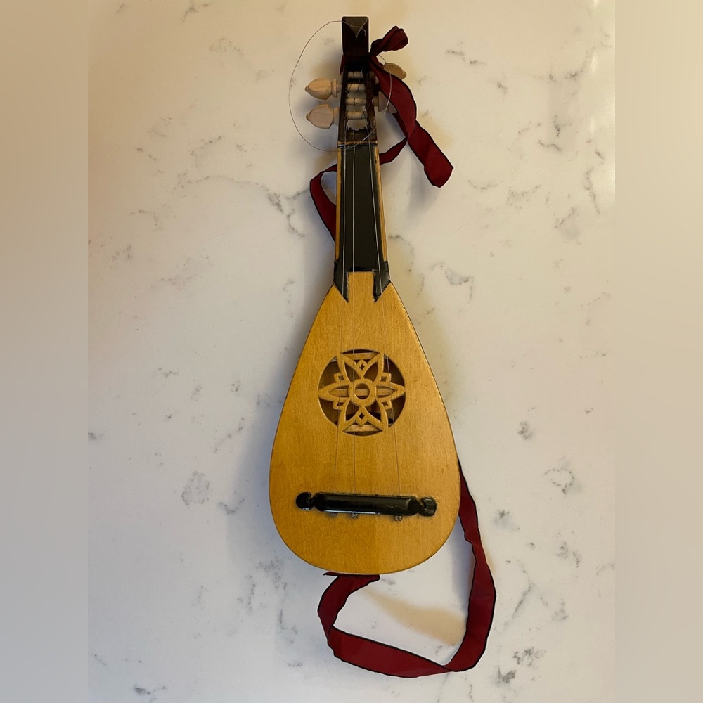 Felicity’s Guitar